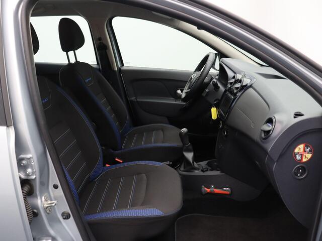 Dacia LOGAN MCV 1.0 TCe Stepway Serie Limitee 15th Anniv. | Trekhaak | Parkeersensoren achter | Achteruitrijcamera | Climate control | Navigatie |