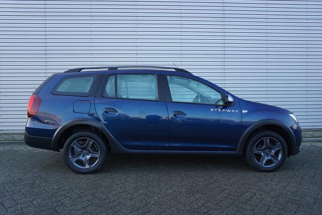 Dacia LOGAN MCV 0.9 TCe Stepway Airco / Navi / Cruise / Parkeersens. / Trekhaak / Lm velgen / NAP