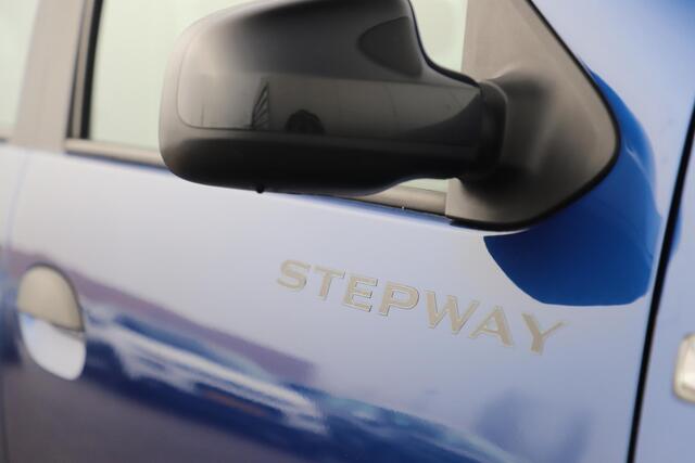 Dacia LOGAN MCV 1.0 TCe Bi-Fuel Stepway Serie Limitee 15th Anniv. 101PK Navigatie Achteruitrijcamera Carplay Android Climate Cruise Control Rijstrooksensor Parkeersensor