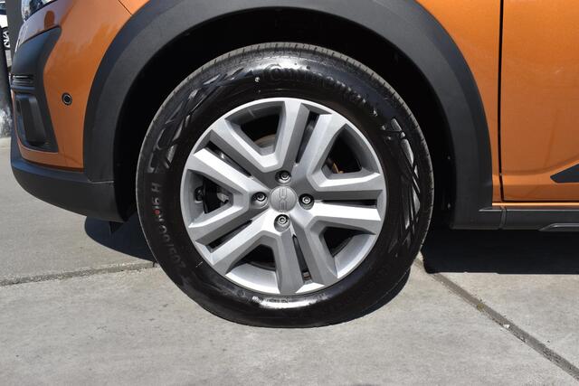 Dacia SANDERO Stepway TCe 90 Expression | AUTOMAAT | TREKHAAK | CAMERA | STOELVERWARMING | NAVI | APPLECARPLAY/ANDROIDAUTO | CRUISE CONTROL | CLIMATE CONTROL | PDC