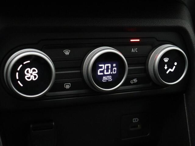 Dacia SANDERO Stepway TCe 110pk Expression | Climate control | Achteruitrijcamera | Parkeersensoren voor/achter |