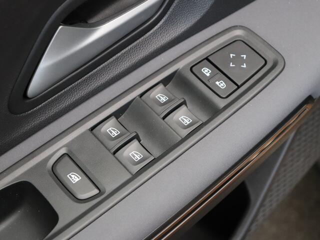 Dacia SANDERO Stepway Expression TCE 110 | Achteruitrijcamera | Bekleding 'Stepway' | Cruise Control en snelheidsbegrenzer
