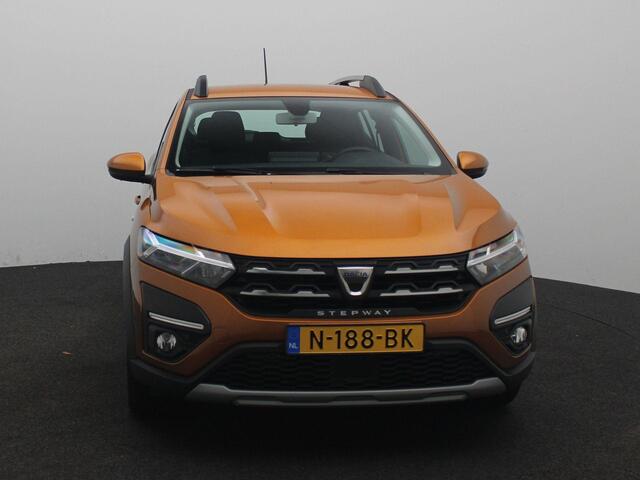 Dacia SANDERO Stepway TCe 100 Bi-Fuel Comfort | Climate Control | Pack Assist = parkeersensoren met achteruitrijcamera | Trekhaak | Navigatie | Metaalkleur |