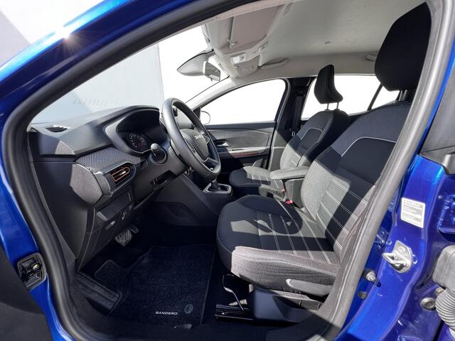 Dacia SANDERO 1.0 TCe 90 Expression Automaat / Dealer onderhouden / Afneembare trekhaak 1.100 kg / Navigatie via Apple Carplay Android / LM 16"wielen & All Season banden /