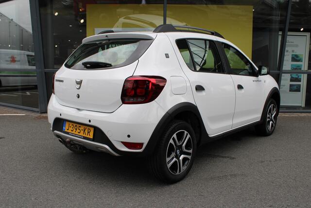 Dacia SANDERO 1.0 TCe Bi-Fuel Stepway Serie Limitee 15th Anniv. | TREKHAAK | CAMERA | PARKEERSENSOREN | CLIMATE CONTROL | CRUISE CONTROL | APPLE CARPLAY