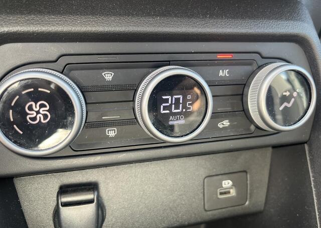 Dacia SANDERO 1.0 TCe 90 Expression - Pack Assist - Media NAV - Pack Easy - Climate control