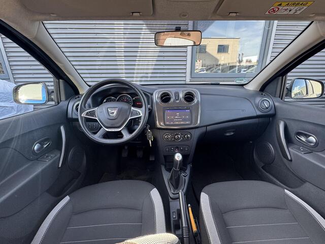 Dacia SANDERO 0.9 TCe SL Stepway Tweede eigenaar/ dealer onderhouden/ Navigatie / Achteruitrij camera / Parkeer sensoren achter / Bluetooth / Trekhaak Afneembaar 1.090 KG Trekgewicht / DAB radio