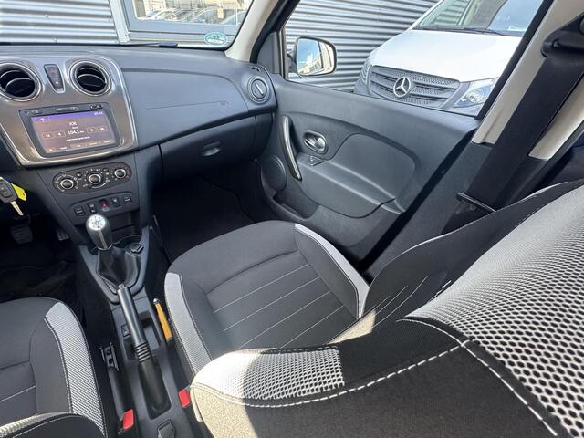 Dacia SANDERO 0.9 TCe SL Stepway Tweede eigenaar/ dealer onderhouden/ Navigatie / Achteruitrij camera / Parkeer sensoren achter / Bluetooth / Trekhaak Afneembaar 1.090 KG Trekgewicht / DAB radio