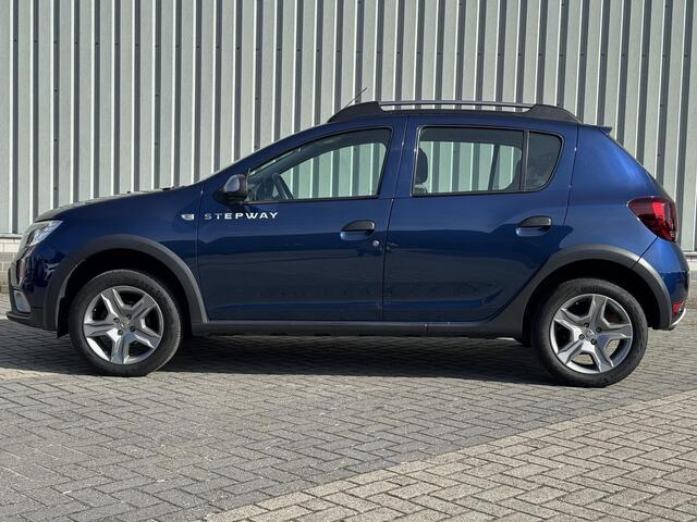 Dacia SANDERO 0.9 TCe SL Stepway Tweede eigenaar/ dealer onderhouden/ Navigatie / Achteruitrij camera / Parkeer sensoren achter / Bluetooth / Trekhaak Afneembaar 1.090 KG Trekgewicht / DAB radio
