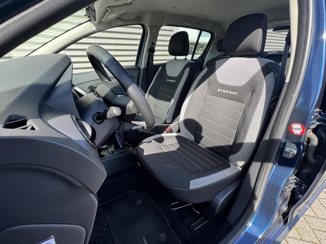 Dacia SANDERO 0.9 TCe SL Stepway Tweede eigenaar/ dealer onderhouden/ Navigatie / Achteruitrij camera / Parkeer sensoren achter / Bluetooth / Trekhaak Afneembaar 1.090 KG Trekgewicht / DAB radio