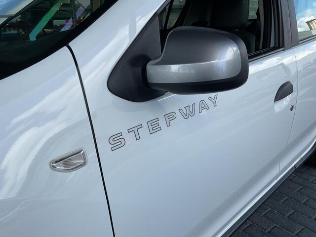 Dacia SANDERO 0.9 TCe SL Stepway / AUTOMAAT / AIRCO / CAMERA / PARKEERSENSOREN / TREKHAAK