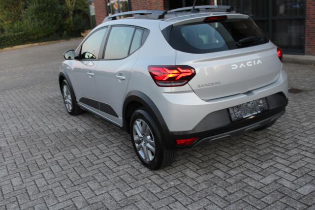 Dacia SANDERO Stepway 1.0 TCe 90 Expression Cruise-navi-Camera-Dodehoek Detectie-Led verlichting