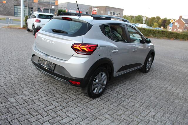 Dacia SANDERO Stepway 1.0 TCe 90 Expression Cruise-navi-Camera-Dodehoek Detectie-Led verlichting