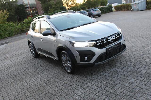 Dacia SANDERO Stepway 1.0 TCe 90 Expression Cruise-navi-Camera-Dodehoek Detectie-Led verlichting