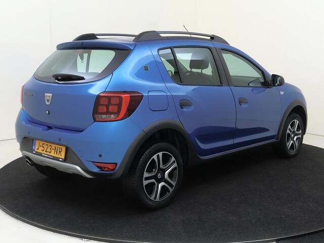 Dacia SANDERO 1.0 TCe Stepway Serie Limitee 15th Anniv. Navigatie | Cruise & Climate Control | LM Velgen | Dakrails |