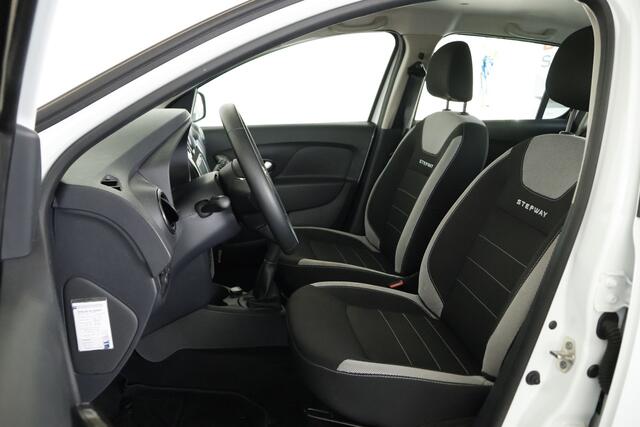 Dacia SANDERO 0.9 TCe Stepway / Navi / Cruisecontrol / Allseason / Trekhaak