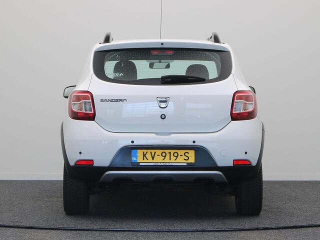 Dacia SANDERO TCe Bi-Fuel 90pk Stepway Lauréate | Parkeersensoren | Navigatie | Airco | Cruise control |
