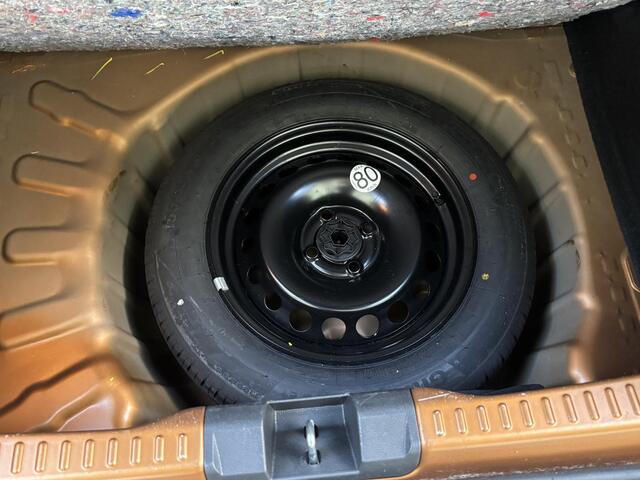 Dacia SANDERO Stepway TCe 90 Expression | AUTOMAAT | RESERVEWIEL | NAVIGATIE | PARKEERSENSOR V + A | CAMERA |