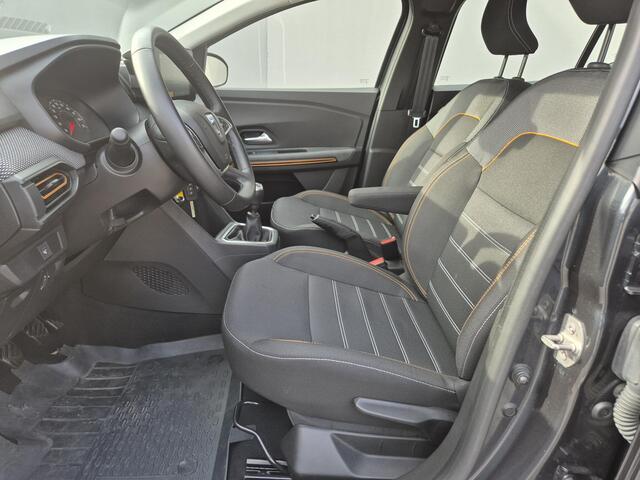 Dacia SANDERO Stepway 1.0 TCe 90 Comfort Handgeschakeld / Navigatie via Apple Carplay of Android Auto / Cruise control / Parkeersensoren achter / Climate control /