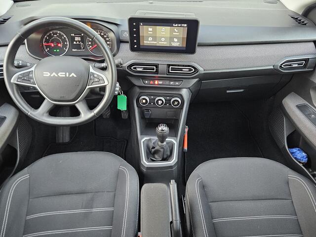 Dacia SANDERO 1.0 ECO-G Expression / 1e Eigenaar / Trekhaak / Apple Carplay & Android Auto / Climate Control / Lichtmetalen Velgen / Parkeersensoren / Airco / Cruise Control /