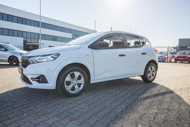 Dacia SANDERO 1.0 TCe 100 Bi-Fuel Essential 1 jaar garantie