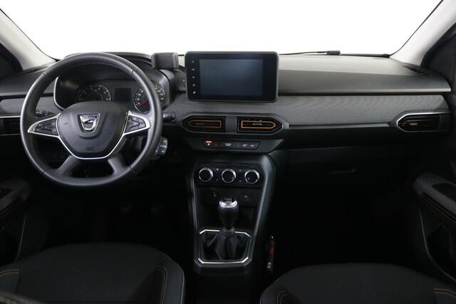 Dacia SANDERO 1.0 TCe 100 Bi-Fuel Essential LPG | Climate | DAB | Cruise | Wireless Carplay.