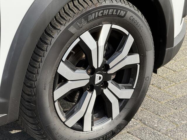 Dacia SANDERO 1.0 TCe 90 Essential | Navi | Clima | All Seasons |