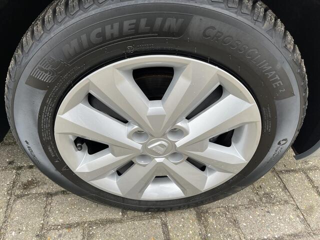 Dacia SANDERO Stepway 1.0 TCe 100 Bi-Fuel Comfort / PARKEERSENSOREN / TREKHAAK / APPLE CARPLAY / ANDROID AUTO