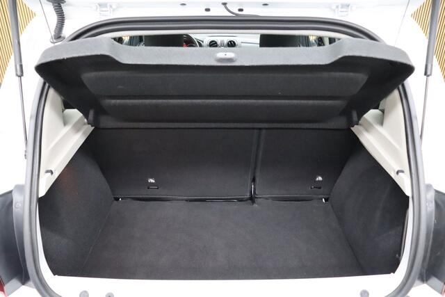 Dacia SANDERO 0.9 TCe SL Stepway | Cruise-control | Navigatie | Parkeersensoren Achter | All-season Banden | LM Velgen | Airco