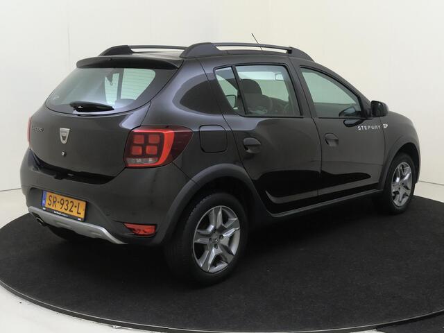 Dacia SANDERO 0.9 TCe 90 PK SL Stepway | Parkeer pakket | airco | cruise control | lichtmetalen velgen 15" | navigatiesysteem full map |