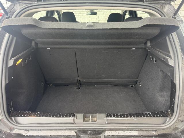 Dacia SANDERO Stepway 1.0 TCe 90 Comfort | Automaat | Achteruitrijcamera | Stoelverwarming | Apple CarPlay / Android Auto |