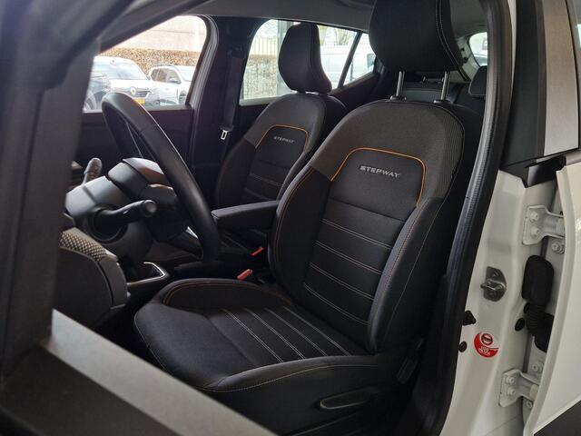 Dacia SANDERO 1.0 TCe 100 Bi-Fuel Expression TREKHAAK | CLIMA | CAMERA | ANDROID&CARPLAY