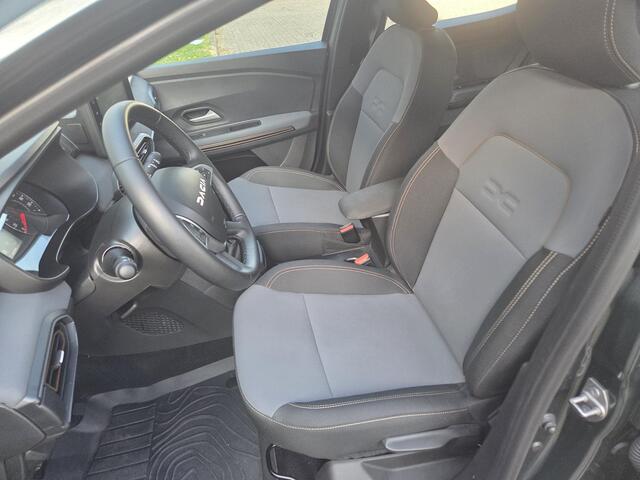 Dacia SANDERO Stepway 1.0 TCe 100 ECO-G Extreme / Dodehoekdetectie / Sensoren Voor & Achter / Achteruitrijcamera / Apple Carplay / Android Auto / Navigatie /