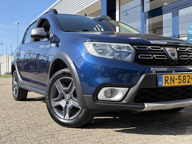 Dacia SANDERO 0.9 TCe Bi-Fuel SL Stepway / NL-Auto / 1e-Eigenaar / Cruise-Control / Trekhaak / Airco / Camera / DAB Radio-Bluetooth / Elektr.-Pakket / PDC-Achter / 16'' LMV / ENZ.