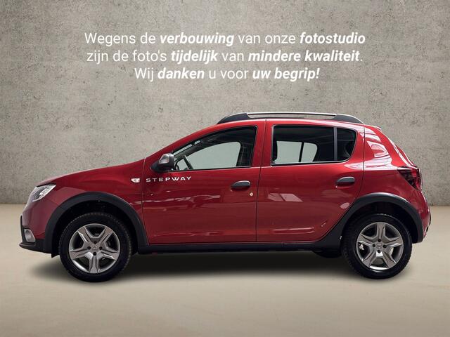 Dacia SANDERO 0.9 TCe SL Stepway Automaat (NAVIGATIE, CAMERA, TREKHAAK, SPORTSTOELEN, CRUISE, ELEK RAMEN, NIEUWE APK, NIEUWSTAAT)
