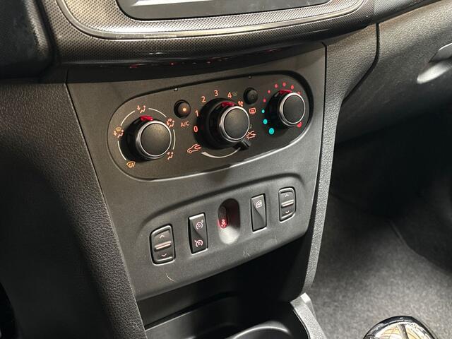 Dacia SANDERO 0.9 TCe SL Stepway Automaat (NAVIGATIE, CAMERA, TREKHAAK, SPORTSTOELEN, CRUISE, ELEK RAMEN, NIEUWE APK, NIEUWSTAAT)