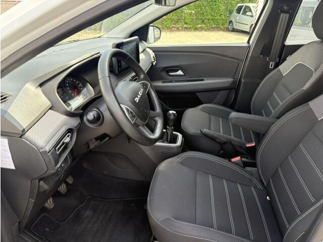 Dacia SANDERO 1.0 TCe 100 PK ECO-G Expression | Trekhaak | Parkeersensoren achter | Apple car Play | Lage km stand |
