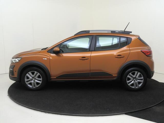 Dacia SANDERO Stepway 1.0 TCe 90 Comfort | Airco | Parkeersensoren Voor + Achter | Parkeer Camera Achter | Automatische Verlichting | Cruise Control
