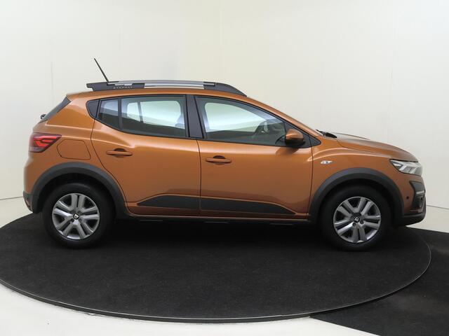 Dacia SANDERO Stepway 1.0 TCe 90 Comfort | Airco | Parkeersensoren Voor + Achter | Parkeer Camera Achter | Automatische Verlichting | Cruise Control