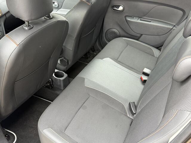 Dacia SANDERO 0.9 TCe SL Stepway / Automaat / Navigatie / Camera / Airco / Cruise Control / NAP / DAB / Weinig Kilometers!