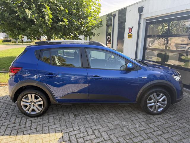 Dacia SANDERO Stepway 1.0 TCe 90 Comfort Automaat | 30.840 km | Camera | CarPlay | Stoelverwarming ?