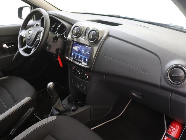 Dacia SANDERO TCe90 Tech Road | Navigatie | Parkeersensoren | Trehaak |