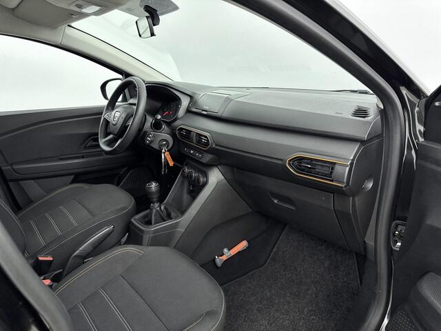 Dacia SANDERO 1.0 TCe ECO-G Essential 100PK | Trekhaak | Parkeersensoren | Cruise Control | Airconditioning