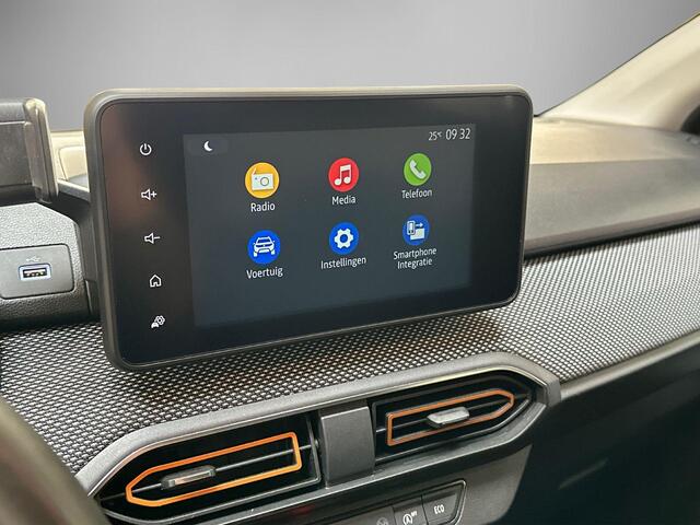 Dacia SANDERO 1.0 TCe 90 Pk Comfort | Apple & Android Carplay | Cruise Control | Automatische Airco | Achteruitrijcamera | Parkeersensoren Voor en Achter | Bluetooth | Dodehoek Detectie | LED Koplampen |