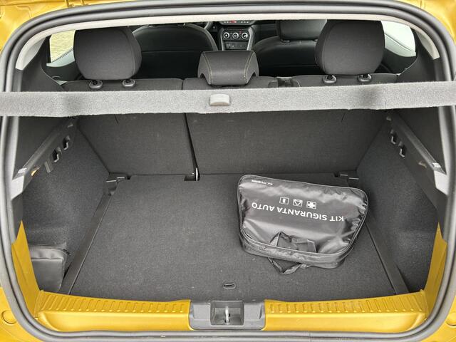Dacia SANDERO Stepway 1.2 Eco-G 120 extreme | Schuif/Kantel-Dak | Stoelverwarming | 360° Camera | Navigatie |