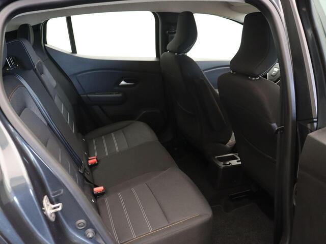Dacia SANDERO Stepway TCe 90pk Comfort | Trekhaak | Achteruitrijcamera | Navigatie |