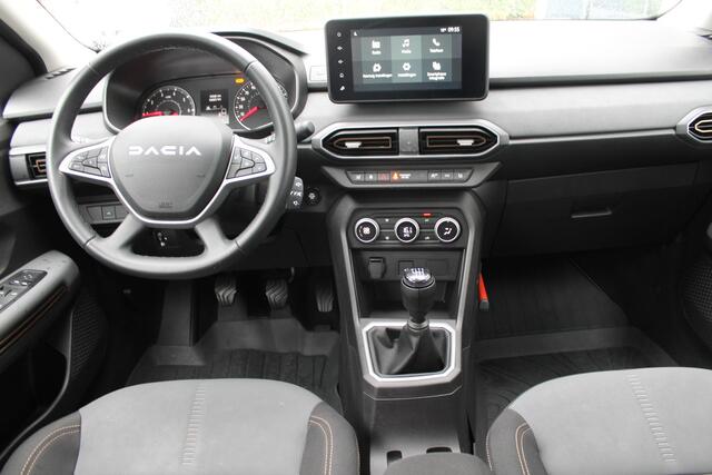 Dacia SANDERO Stepway 1.0 TCe 100 PK ECO-G Extreme | Glazen schuifkanteldak | 4 seizoensbanden | Stoelverwarming voor | Pack assist | nog 2 jaar * fabrieksgarantie |