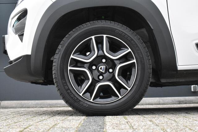 Dacia Spring Comfort 27 kWh 45pk | PDC Achter | Bluetooth | DAB | Radio | Automaat