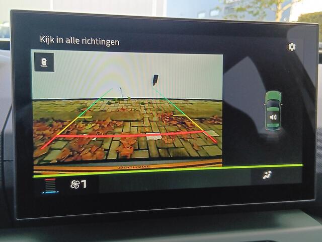 Dacia Spring Extreme 65 26.8 kWh Navigatie / Apple Carplay-Android Auto / Airco / Parkeersensoren + Camera