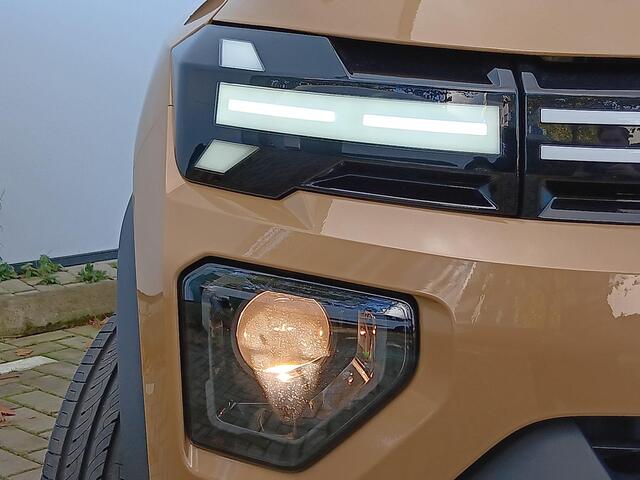 Dacia Spring Extreme 65 26.8 kWh Navigatie / Apple Carplay-Android Auto / Airco / Parkeersensoren + Camera